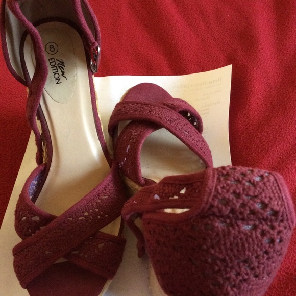 Used Raspberry colored wedges with tan base - Picture 2 of 7